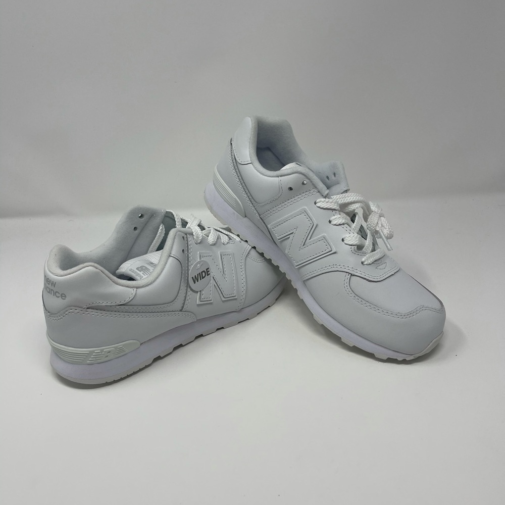 NEW BALANCE GC574ERM  WHITE new without box